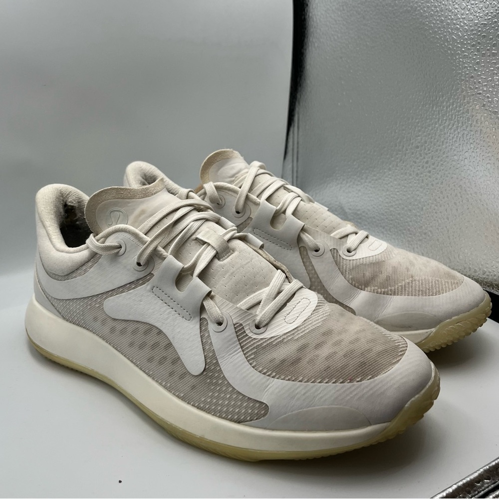 Lululemon Strongfeel Train Women’s 9 White Athletic Training Shoes Sneakers